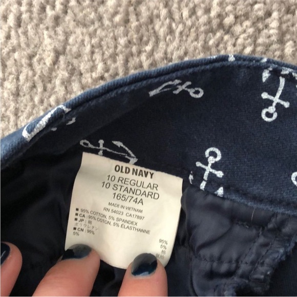 Old Navy The Diva Anchor Capri Pants - Picture 5 of 5